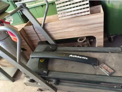 LOTE 380 - 02 ESTEIRAS COM AVARIAS (NO ESTADO) ATENÇÃO! FAZER A VISITAÇÃO ANTES DE ARREMATAR, NÃO SABEMOS SE FUNCIONA. LEILÃO NÃO TEM GARANTIA E NEM DEVOLUÇÃO, SUJEITO A POSSÍVEIS AVARIAS VISÍVEIS/OCULTAS E/OU AUSÊNCIA DE COMPONENTES.