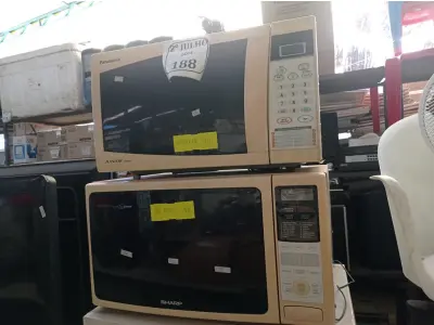 LOTE 188 - 03 MICROONDAS MARCAS E MODELOS DIVERSOS SENDO 01 COM PRATO (NO ESTADO) ATENÇÃO! FAZER A VISITAÇÃO ANTES DE ARREMATAR, NÃO SABEMOS SE FUNCIONA. LEILÃO NÃO TEM GARANTIA E NEM DEVOLUÇÃO, SUJEITO A POSSÍVEIS AVARIAS VISÍVEIS/OCULTAS E/OU AUSÊNCIA DE COMPONENTES.