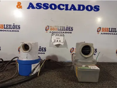 LOTE 211 - 02 AQUECEDORES UNIVERSAIS 220V (NO ESTADO) ATENÇÃO! FAZER A VISITAÇÃO ANTES DE ARREMATAR, NÃO SABEMOS SE FUNCIONA. LEILÃO NÃO TEM GARANTIA E NEM DEVOLUÇÃO, SUJEITO A POSSÍVEIS AVARIAS VISÍVEIS/OCULTAS E/OU AUSÊNCIA DE COMPONENTES.
