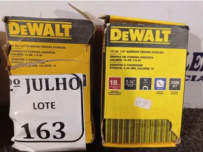 LOTE 163 - 04 CAIXA DE GRAMPOS 18 GA ¼” NARROW CROWN STAPLES (NO ESTADO) ATENÇÃO! FAZER A VISITAÇÃO ANTES DE ARREMATAR, NÃO SABEMOS SE FUNCIONA. LEILÃO NÃO TEM GARANTIA E NEM DEVOLUÇÃO, SUJEITO A POSSÍVEIS AVARIAS VISÍVEIS/OCULTAS E/OU AUSÊNCIA DE COMPONENTES.