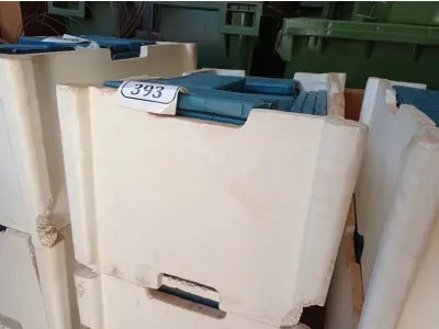 LOTE 324 - 02 CAIXAS COM GELO REUTILIZÁVEL (NO ESTADO) ATENÇÃO! FAZER A VISITAÇÃO ANTES DE ARREMATAR, NÃO SABEMOS SE FUNCIONA. LEILÃO NÃO TEM GARANTIA E NEM DEVOLUÇÃO, SUJEITO A POSSÍVEIS AVARIAS VISÍVEIS/OCULTAS E/OU AUSÊNCIA DE COMPONENTES.