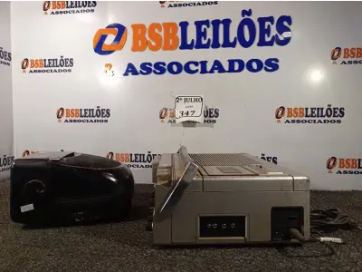 LOTE 347 - 01 TV/RADIO PRECISION E 01 TV/RADIO/CASSETE BAKOSONIC (ANTIGO E FUNCIONANDO) (NO ESTADO) ATENÇÃO! FAZER A VISITAÇÃO ANTES DE ARREMATAR, NÃO SABEMOS SE FUNCIONA. LEILÃO NÃO TEM GARANTIA E NEM DEVOLUÇÃO, SUJEITO A POSSÍVEIS AVARIAS VISÍVEIS/OCULTAS E/OU AUSÊNCIA DE COMPONENTES.