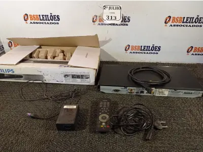 LOTE 313 - 01 APARELHO DE DVD BLURAY PHILIPS (NO ESTADO) ATENÇÃO! FAZER A VISITAÇÃO ANTES DE ARREMATAR, NÃO SABEMOS SE FUNCIONA. LEILÃO NÃO TEM GARANTIA E NEM DEVOLUÇÃO, SUJEITO A POSSÍVEIS AVARIAS VISÍVEIS/OCULTAS E/OU AUSÊNCIA DE COMPONENTES.