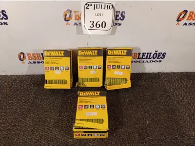 LOTE 360 - 04 CAIXA DE GRAMPOS 18 GA ¼” NARROW CROWN STAPLES (NO ESTADO) ATENÇÃO! FAZER A VISITAÇÃO ANTES DE ARREMATAR, NÃO SABEMOS SE FUNCIONA. LEILÃO NÃO TEM GARANTIA E NEM DEVOLUÇÃO, SUJEITO A POSSÍVEIS AVARIAS VISÍVEIS/OCULTAS E/OU AUSÊNCIA DE COMPONENTES.
