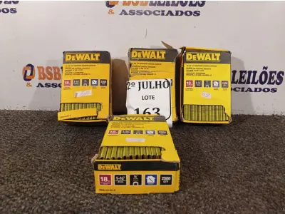 LOTE 163 - 04 CAIXA DE GRAMPOS 18 GA ¼” NARROW CROWN STAPLES (NO ESTADO) ATENÇÃO! FAZER A VISITAÇÃO ANTES DE ARREMATAR, NÃO SABEMOS SE FUNCIONA. LEILÃO NÃO TEM GARANTIA E NEM DEVOLUÇÃO, SUJEITO A POSSÍVEIS AVARIAS VISÍVEIS/OCULTAS E/OU AUSÊNCIA DE COMPONENTES.