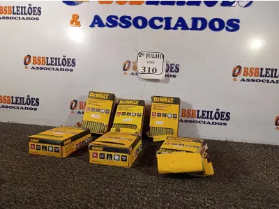 LOTE 310 - 06 CAIXA DE GRAMPOS 18 GA ¼” NARROW CROWN STAPLES (NO ESTADO) ATENÇÃO! FAZER A VISITAÇÃO ANTES DE ARREMATAR, NÃO SABEMOS SE FUNCIONA. LEILÃO NÃO TEM GARANTIA E NEM DEVOLUÇÃO, SUJEITO A POSSÍVEIS AVARIAS VISÍVEIS/OCULTAS E/OU AUSÊNCIA DE COMPONENTES.
