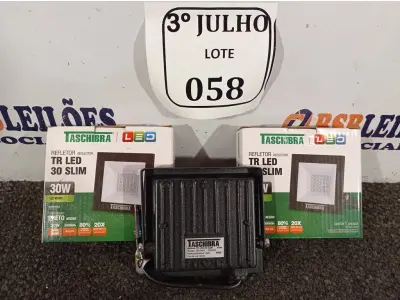 LOTE 058 - 03 REFLETORES TR LED 30W SLIM VERDE PRETO - TASHIBRA NOVO. (NO ESTADO)