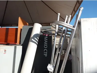 LOTE 176 - 06 CORRIMÕES DE PISCINA DE 2,00M. (NO ESTADO) ATENÇÃO! FAZER A VISITAÇÃO ANTES DE ARREMATAR, NÃO SABEMOS SE FUNCIONA. LEILÃO NÃO TEM GARANTIA E NEM DEVOLUÇÃO, SUJEITO A POSSÍVEIS AVARIAS VISÍVEIS/OCULTAS E/OU AUSÊNCIA DE COMPONENTES.