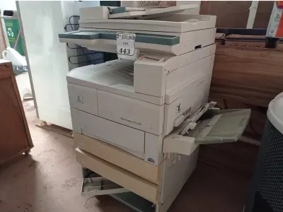 LOTE 443 - 01 IMPRESSORA XEROX PRO 423 (NO ESTADO) ATENÇÃO! FAZER A VISITAÇÃO ANTES DE ARREMATAR, NÃO SABEMOS SE FUNCIONA. LEILÃO NÃO TEM GARANTIA E NEM DEVOLUÇÃO, SUJEITO A POSSÍVEIS AVARIAS VISÍVEIS/OCULTAS E/OU AUSÊNCIA DE COMPONENTES.