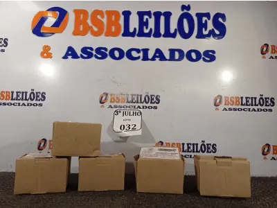 LOTE 032 - 05 REFLETORES CRISTAL POWER 13W RGB CABO 1,75MT – SUMMERS NOVO. (NO ESTADO)