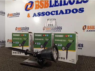 LOTE 016 - 03 ESPETOS JARDIM SOLAR SUNSHINE ES1 3W LED 6500K TASHIBRA NOVO. (NO ESTADO)
