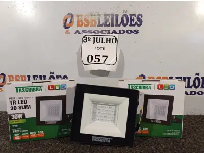 LOTE 057 - 03 REFLETORES TR LED 30W SLIM VERDE PRETO - TASHIBRA NOVO. (NO ESTADO)