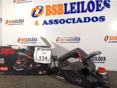 LOTE 134 - 01 PLAINA ELÉTRICA SKIL 220V NOVO. (NO ESTADO)