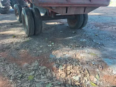 LOTE 319 - 01 CARRETA 12m³, COM TAMPA SUPERIOR. COMPRIMENTO 3.50 ; LARGURA 2.20 E ALTURA 1.30. (NO ESTADO)