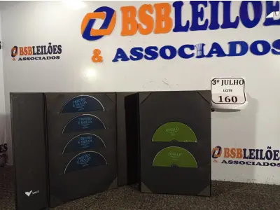 LOTE 160 - 01 ESTOJO DE LUXO COM 09CDS + 04 LIVROS MARIO HENRIQUE SIMONSEN-OPERA. (NO ESTADO) ATENÇÃO! FAZER A VISITAÇÃO ANTES DE ARREMATAR, NÃO SABEMOS SE FUNCIONA. LEILÃO NÃO TEM GARANTIA E NEM DEVOLUÇÃO, SUJEITO A POSSÍVEIS AVARIAS VISÍVEIS/OCULTAS E/OU AUSÊNCIA DE COMPONENTES.