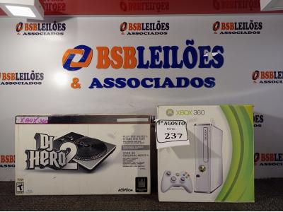 LOTE 237 - 01 XBOX COM KINECT COM FONTE, 01 CONTROLE, 01 DJ HERO E 05 JOGOS.   (NO ESTADO) ATENÇÃO! FAZER A VISITAÇÃO ANTES DE ARREMATAR, NÃO SABEMOS SE FUNCIONA. LEILÃO NÃO TEM GARANTIA E NEM DEVOLUÇÃO, SUJEITO A POSSÍVEIS AVARIAS VISÍVEIS/OCULTAS E/OU AUSÊNCIA DE COMPONENTES.