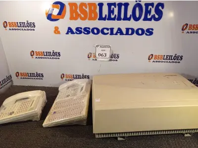 LOTE 063 - 01 CENTRAL TELEFÔNICA INTELBRAS COM 02 TELEFONES RAMAL. (NO ESTADO) ATENÇÃO! FAZER A VISITAÇÃO ANTES DE ARREMATAR, NÃO SABEMOS SE FUNCIONA. LEILÃO NÃO TEM GARANTIA E NEM DEVOLUÇÃO, SUJEITO A POSSÍVEIS AVARIAS VISÍVEIS/OCULTAS E/OU AUSÊNCIA DE COMPONENTES.