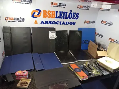 LOTE 289 - 01 LOTE COM ITENS PARA ESCRITÓRIO E 01 MASSAGEADOR. (NO ESTADO) ATENÇÃO! FAZER A VISITAÇÃO ANTES DE ARREMATAR, NÃO SABEMOS SE FUNCIONA. LEILÃO NÃO TEM GARANTIA E NEM DEVOLUÇÃO, SUJEITO A POSSÍVEIS AVARIAS VISÍVEIS/OCULTAS E/OU AUSÊNCIA DE COMPONENTES.