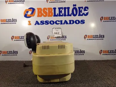 LOTE 042 - 01 LUMINÁRIA DE EMERGÊNCIA SEM BATERIA BLH. (NO ESTADO) ATENÇÃO! FAZER A VISITAÇÃO ANTES DE ARREMATAR, NÃO SABEMOS SE FUNCIONA. LEILÃO NÃO TEM GARANTIA E NEM DEVOLUÇÃO, SUJEITO A POSSÍVEIS AVARIAS VISÍVEIS/OCULTAS E/OU AUSÊNCIA DE COMPONENTES.
