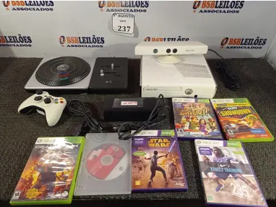LOTE 237 - 01 XBOX COM KINECT COM FONTE, 01 CONTROLE, 01 DJ HERO E 05 JOGOS.   (NO ESTADO) ATENÇÃO! FAZER A VISITAÇÃO ANTES DE ARREMATAR, NÃO SABEMOS SE FUNCIONA. LEILÃO NÃO TEM GARANTIA E NEM DEVOLUÇÃO, SUJEITO A POSSÍVEIS AVARIAS VISÍVEIS/OCULTAS E/OU AUSÊNCIA DE COMPONENTES.