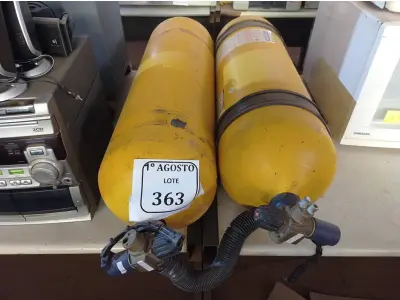 LOTE 363 - 02 CILINDRO GNV PARA CARRO. (NO ESTADO) ATENÇÃO! FAZER A VISITAÇÃO ANTES DE ARREMATAR, NÃO SABEMOS SE FUNCIONA. LEILÃO NÃO TEM GARANTIA E NEM DEVOLUÇÃO, SUJEITO A POSSÍVEIS AVARIAS VISÍVEIS/OCULTAS E/OU AUSÊNCIA DE COMPONENTES.