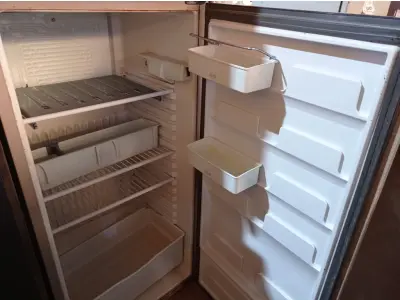 LOTE 383 - 01 GELADEIRA BRASTEMP 220V. (NO ESTADO) ATENÇÃO! FAZER A VISITAÇÃO ANTES DE ARREMATAR, NÃO SABEMOS SE FUNCIONA. LEILÃO NÃO TEM GARANTIA E NEM DEVOLUÇÃO, SUJEITO A POSSÍVEIS AVARIAS VISÍVEIS/OCULTAS E/OU AUSÊNCIA DE COMPONENTES.