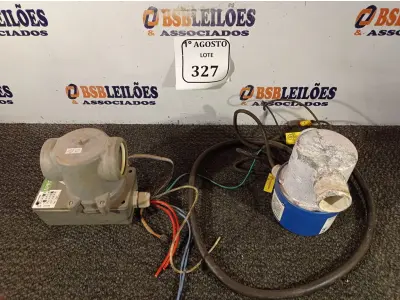LOTE 327 - 02 AQUECEDORES UNIVERSAIS 220V. (NO ESTADO) ATENÇÃO! FAZER A VISITAÇÃO ANTES DE ARREMATAR, NÃO SABEMOS SE FUNCIONA. LEILÃO NÃO TEM GARANTIA E NEM DEVOLUÇÃO, SUJEITO A POSSÍVEIS AVARIAS VISÍVEIS/OCULTAS E/OU AUSÊNCIA DE COMPONENTES.