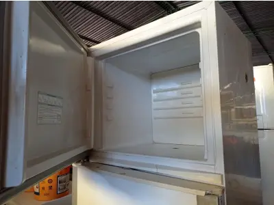 LOTE 444 - 01 GELADEIRA DUPLEX BRASTEMP 220VOLTS. (NO ESTADO) ATENÇÃO! FAZER A VISITAÇÃO ANTES DE ARREMATAR, NÃO SABEMOS SE FUNCIONA. LEILÃO NÃO TEM GARANTIA E NEM DEVOLUÇÃO, SUJEITO A POSSÍVEIS AVARIAS VISÍVEIS/OCULTAS E/OU AUSÊNCIA DE COMPONENTES.