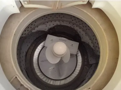 LOTE 460 - 01 MÁQUINA DE LAVAR ROUPAS BRASTEMP 6KG.  (NO ESTADO) ATENÇÃO! FAZER A VISITAÇÃO ANTES DE ARREMATAR, NÃO SABEMOS SE FUNCIONA. LEILÃO NÃO TEM GARANTIA E NEM DEVOLUÇÃO, SUJEITO A POSSÍVEIS AVARIAS VISÍVEIS/OCULTAS E/OU AUSÊNCIA DE COMPONENTES.