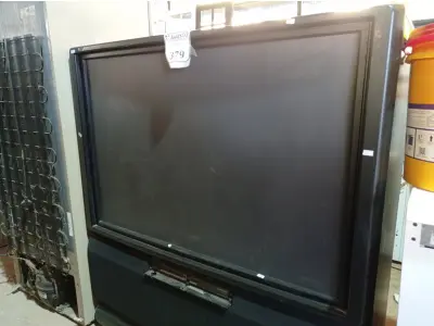LOTE 379 - 01 TV (ANTIGA) PIONNER. (NO ESTADO) ATENÇÃO! FAZER A VISITAÇÃO ANTES DE ARREMATAR, NÃO SABEMOS SE FUNCIONA. LEILÃO NÃO TEM GARANTIA E NEM DEVOLUÇÃO, SUJEITO A POSSÍVEIS AVARIAS VISÍVEIS/OCULTAS E/OU AUSÊNCIA DE COMPONENTES.