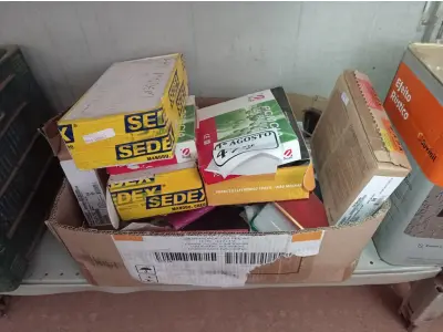 LOTE 477 - 01 CAIXAS COM VÁRIAS CAPAS DE CELULARES DIVERSOS E MODENS ANTIGOS (NO ESTADO) ATENÇÃO! FAZER A VISITAÇÃO ANTES DE ARREMATAR, NÃO SABEMOS SE FUNCIONA. LEILÃO NÃO TEM GARANTIA E NEM DEVOLUÇÃO, SUJEITO A POSSÍVEIS AVARIAS VISÍVEIS/OCULTAS E/OU AUSÊNCIA DE COMPONENTES.