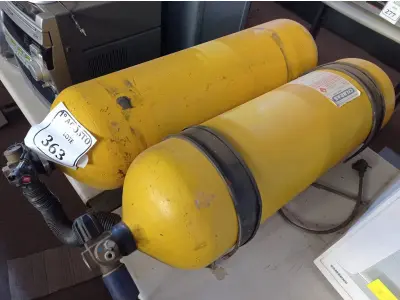 LOTE 363 - 02 CILINDRO GNV PARA CARRO. (NO ESTADO) ATENÇÃO! FAZER A VISITAÇÃO ANTES DE ARREMATAR, NÃO SABEMOS SE FUNCIONA. LEILÃO NÃO TEM GARANTIA E NEM DEVOLUÇÃO, SUJEITO A POSSÍVEIS AVARIAS VISÍVEIS/OCULTAS E/OU AUSÊNCIA DE COMPONENTES.