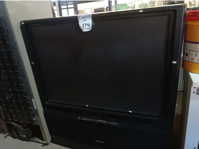 LOTE 379 - 01 TV (ANTIGA) PIONNER. (NO ESTADO) ATENÇÃO! FAZER A VISITAÇÃO ANTES DE ARREMATAR, NÃO SABEMOS SE FUNCIONA. LEILÃO NÃO TEM GARANTIA E NEM DEVOLUÇÃO, SUJEITO A POSSÍVEIS AVARIAS VISÍVEIS/OCULTAS E/OU AUSÊNCIA DE COMPONENTES.