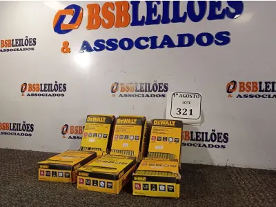 LOTE 321 - 06 CAIXAS DE GRAMPOS 18 GA ¼” NARROW CROWN STAPLES. (NO ESTADO) ATENÇÃO! FAZER A VISITAÇÃO ANTES DE ARREMATAR, NÃO SABEMOS SE FUNCIONA. LEILÃO NÃO TEM GARANTIA E NEM DEVOLUÇÃO, SUJEITO A POSSÍVEIS AVARIAS VISÍVEIS/OCULTAS E/OU AUSÊNCIA DE COMPONENTES.