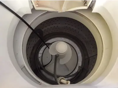 LOTE 463 - 01 MÁQUINA DE LAVAR ROUPAS BRASTEMP 6KG.  (NO ESTADO) ATENÇÃO! FAZER A VISITAÇÃO ANTES DE ARREMATAR, NÃO SABEMOS SE FUNCIONA. LEILÃO NÃO TEM GARANTIA E NEM DEVOLUÇÃO, SUJEITO A POSSÍVEIS AVARIAS VISÍVEIS/OCULTAS E/OU AUSÊNCIA DE COMPONENTES.