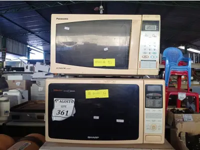 LOTE 361 - 03 MICRO-ONDAS MARCAS E MODELOS DIVERSOS SENDO 01 COM PRATO (NO ESTADO) ATENÇÃO! FAZER A VISITAÇÃO ANTES DE ARREMATAR, NÃO SABEMOS SE FUNCIONA. LEILÃO NÃO TEM GARANTIA E NEM DEVOLUÇÃO, SUJEITO A POSSÍVEIS AVARIAS VISÍVEIS/OCULTAS E/OU AUSÊNCIA DE COMPONENTES.