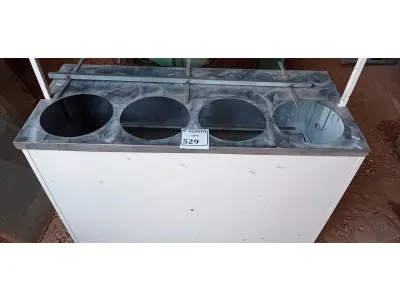 LOTE 529 - 01 CARRINHO PARA CALDOS.  (NO ESTADO) ATENÇÃO! FAZER A VISITAÇÃO ANTES DE ARREMATAR, NÃO SABEMOS SE FUNCIONA. LEILÃO NÃO TEM GARANTIA E NEM DEVOLUÇÃO, SUJEITO A POSSÍVEIS AVARIAS VISÍVEIS/OCULTAS E/OU AUSÊNCIA DE COMPONENTES.
