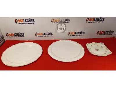 LOTE 056 - 02 PRATOS GRANDES BRANCOS E 01 PRATO PORCELANA INGLESA. (NO ESTADO EM QUE SE ENCONTRA) ATENÇÃO! FAZER A VISITAÇÃO ANTES DE ARREMATAR, NÃO SABEMOS SE FUNCIONA. LEILÃO NÃO TEM GARANTIA E NEM DEVOLUÇÃO, SUJEITO A POSSÍVEIS AVARIAS VISÍVEIS/OCULTAS E/OU AUSÊNCIA DE COMPONENTES.  