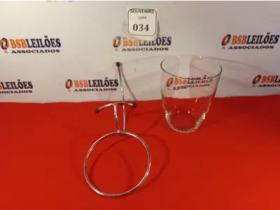 LOTE 034 - 01 SUPORTE EM INOX E 01 BALDE DE VIDRO. (NO ESTADO EM QUE SE ENCONTRA) ATENÇÃO! FAZER A VISITAÇÃO ANTES DE ARREMATAR, NÃO SABEMOS SE FUNCIONA. LEILÃO NÃO TEM GARANTIA E NEM DEVOLUÇÃO, SUJEITO A POSSÍVEIS AVARIAS VISÍVEIS/OCULTAS E/OU AUSÊNCIA DE COMPONENTES.