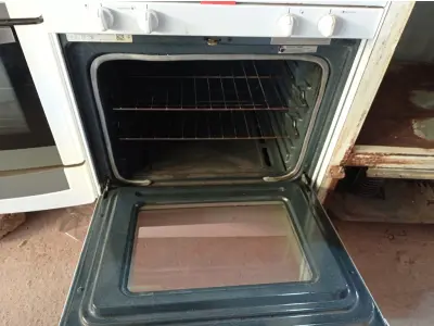 LOTE 519 -  01 FOGÃO 04 BOCAS WHIRPOOL. (NO ESTADO) ATENÇÃO! FAZER A VISITAÇÃO ANTES DE ARREMATAR, NÃO SABEMOS SE FUNCIONA. LEILÃO NÃO TEM GARANTIA E NEM DEVOLUÇÃO, SUJEITO A POSSÍVEIS AVARIAS VISÍVEIS/OCULTAS E/OU AUSÊNCIA DE COMPONENTES.