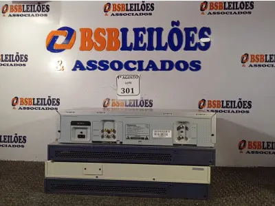 LOTE 301 - 03 SWITCHES COM PORTA DE FIBRA E 01 VHS PANASONIC. (NO ESTADO) ATENÇÃO! FAZER A VISITAÇÃO ANTES DE ARREMATAR, NÃO SABEMOS SE FUNCIONA. LEILÃO NÃO TEM GARANTIA E NEM DEVOLUÇÃO, SUJEITO A POSSÍVEIS AVARIAS VISÍVEIS/OCULTAS E/OU AUSÊNCIA DE COMPONENTES.