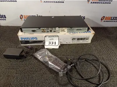 LOTE 331 - 01 APARELHO DE DVD BLURAY PHILIPS. (NO ESTADO) ATENÇÃO! FAZER A VISITAÇÃO ANTES DE ARREMATAR, NÃO SABEMOS SE FUNCIONA. LEILÃO NÃO TEM GARANTIA E NEM DEVOLUÇÃO, SUJEITO A POSSÍVEIS AVARIAS VISÍVEIS/OCULTAS E/OU AUSÊNCIA DE COMPONENTES.