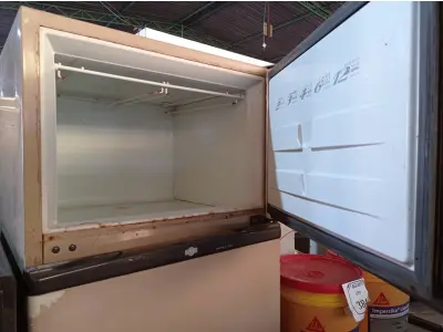 LOTE 383 - 01 GELADEIRA BRASTEMP 220V. (NO ESTADO) ATENÇÃO! FAZER A VISITAÇÃO ANTES DE ARREMATAR, NÃO SABEMOS SE FUNCIONA. LEILÃO NÃO TEM GARANTIA E NEM DEVOLUÇÃO, SUJEITO A POSSÍVEIS AVARIAS VISÍVEIS/OCULTAS E/OU AUSÊNCIA DE COMPONENTES.