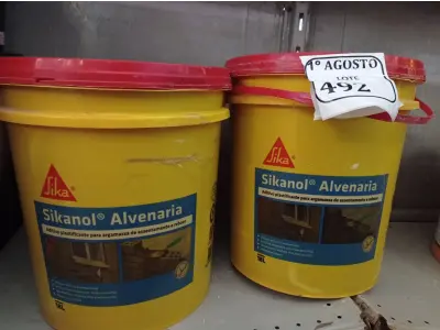 LOTE 492 - 02 BALDES DE SIKANOL ALVENARIA, ADITIVO PLASTIFICANTE PARA ARGAMASSA DE ASSENTAMENTO E REBOCO 18L. (NO ESTADO) ATENÇÃO! FAZER A VISITAÇÃO ANTES DE ARREMATAR, NÃO SABEMOS SE FUNCIONA. LEILÃO NÃO TEM GARANTIA E NEM DEVOLUÇÃO, SUJEITO A POSSÍVEIS AVARIAS VISÍVEIS/OCULTAS E/OU AUSÊNCIA DE COMPONENTES.