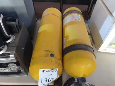LOTE 363 - 02 CILINDRO GNV PARA CARRO. (NO ESTADO) ATENÇÃO! FAZER A VISITAÇÃO ANTES DE ARREMATAR, NÃO SABEMOS SE FUNCIONA. LEILÃO NÃO TEM GARANTIA E NEM DEVOLUÇÃO, SUJEITO A POSSÍVEIS AVARIAS VISÍVEIS/OCULTAS E/OU AUSÊNCIA DE COMPONENTES.