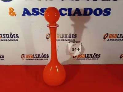 LOTE 044 - 01 GARRAFA MURANA VERMELHA C/ TAMPA. (NO ESTADO EM QUE SE ENCONTRA) ATENÇÃO! FAZER A VISITAÇÃO ANTES DE ARREMATAR, NÃO SABEMOS SE FUNCIONA. LEILÃO NÃO TEM GARANTIA E NEM DEVOLUÇÃO, SUJEITO A POSSÍVEIS AVARIAS VISÍVEIS/OCULTAS E/OU AUSÊNCIA DE COMPONENTES.  