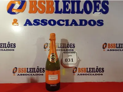 LOTE 031 -  01 GARRAFA DE ESPUMANTE SPERONE PROSECCO BRUT 75 CL LACRADO. (NO ESTADO EM QUE SE ENCONTRA) ATENÇÃO! FAZER A VISITAÇÃO ANTES DE ARREMATAR, NÃO SABEMOS SE FUNCIONA. LEILÃO NÃO TEM GARANTIA E NEM DEVOLUÇÃO, SUJEITO A POSSÍVEIS AVARIAS VISÍVEIS/OCULTAS E/OU AUSÊNCIA DE COMPONENTES.  