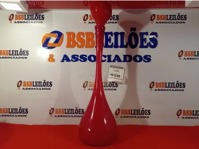 LOTE 058 - 01 GARRAFA MURANA VERMELHA C/ TAMPA GRANDE. (NO ESTADO EM QUE SE ENCONTRA) ATENÇÃO! FAZER A VISITAÇÃO ANTES DE ARREMATAR, NÃO SABEMOS SE FUNCIONA. LEILÃO NÃO TEM GARANTIA E NEM DEVOLUÇÃO, SUJEITO A POSSÍVEIS AVARIAS VISÍVEIS/OCULTAS E/OU AUSÊNCIA DE COMPONENTES.  