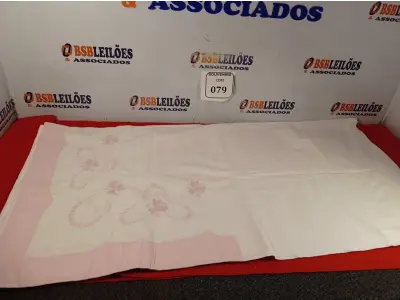LOTE 079 - 01 LENÇOL COM 03 FRONHAS BORDADO PERCAL NA COR ROSA. (NO ESTADO EM QUE SE ENCONTRA) ATENÇÃO! FAZER A VISITAÇÃO ANTES DE ARREMATAR, NÃO SABEMOS SE FUNCIONA. LEILÃO NÃO TEM GARANTIA E NEM DEVOLUÇÃO, SUJEITO A POSSÍVEIS AVARIAS VISÍVEIS/OCULTAS E/OU AUSÊNCIA DE COMPONENTES.  