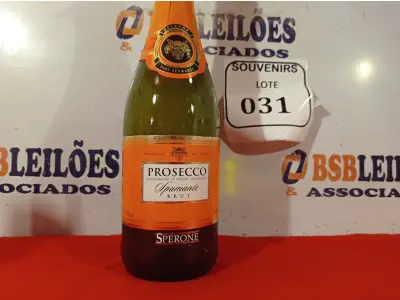 LOTE 031 -  01 GARRAFA DE ESPUMANTE SPERONE PROSECCO BRUT 75 CL LACRADO. (NO ESTADO EM QUE SE ENCONTRA) ATENÇÃO! FAZER A VISITAÇÃO ANTES DE ARREMATAR, NÃO SABEMOS SE FUNCIONA. LEILÃO NÃO TEM GARANTIA E NEM DEVOLUÇÃO, SUJEITO A POSSÍVEIS AVARIAS VISÍVEIS/OCULTAS E/OU AUSÊNCIA DE COMPONENTES.  